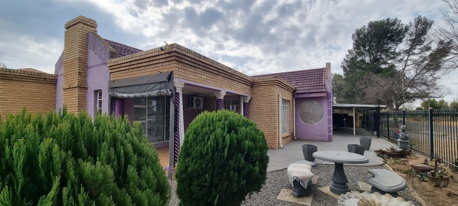 3 Bedroom Property for Sale in Noordhoek Free State